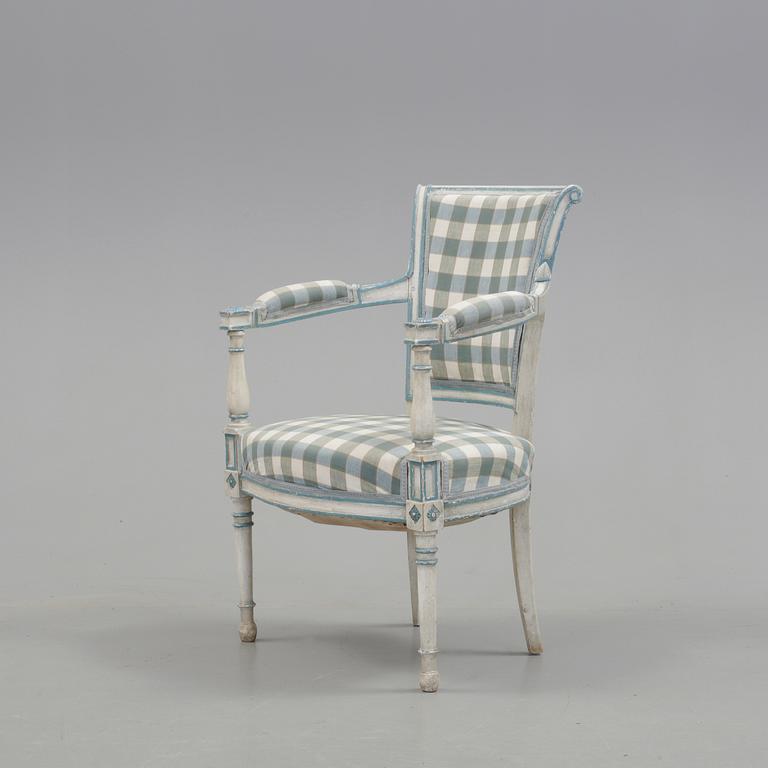 KARMSTOL, Frankrike, 1800-tal. Bemålat trä.