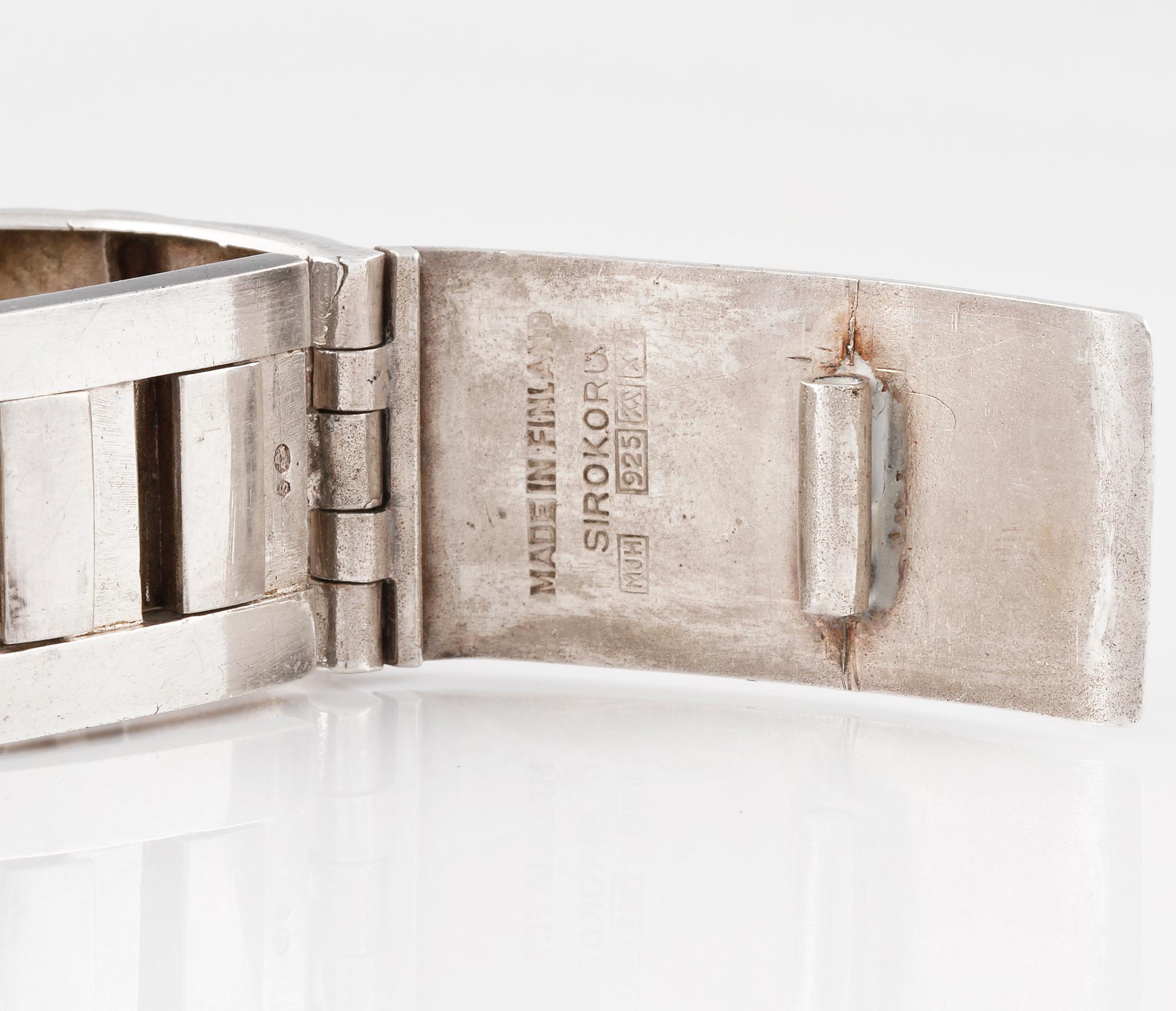 ARMBANDSUR, sterling silver, Matti Hyvärinen, Sirokoru, Åbo, 1975. Total vikt 55 g.