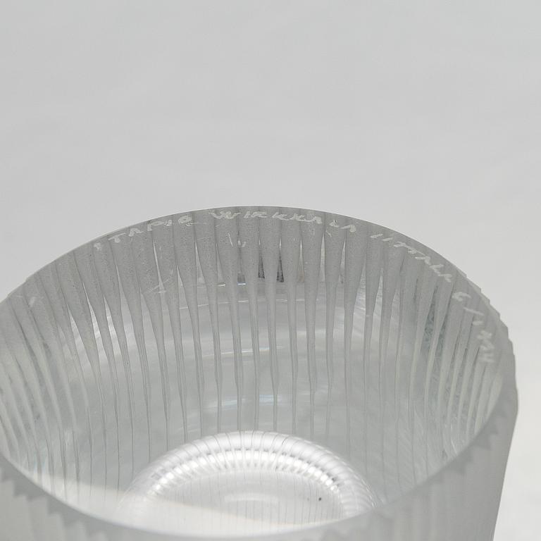 Tapio Wirkkala, maljakko, "Kantarelli", signeerattu Tapio Wirkkala, Iittala 6 / 1994.