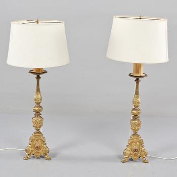 BORDSLAMPOR, ett par, barockstil, 1900-tal.