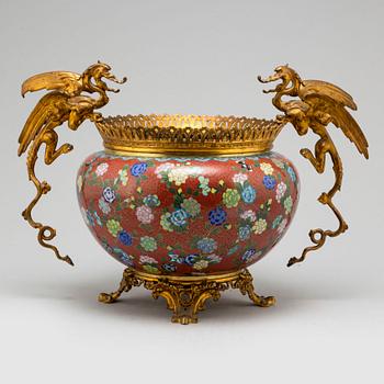 A Chinese cloisonné jar, ca 1900.