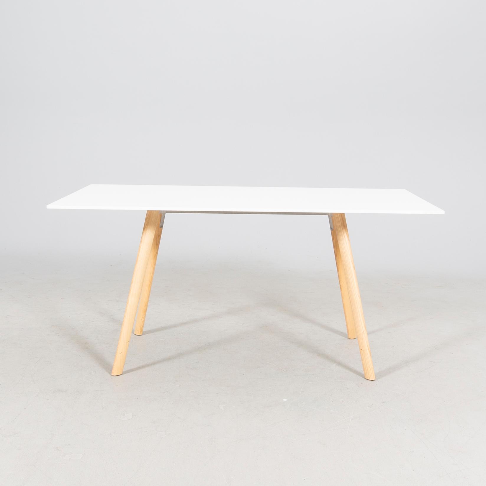 Ronan & Erwan Bouroullec, table 'Pilo' for Magis Italy 2010s.