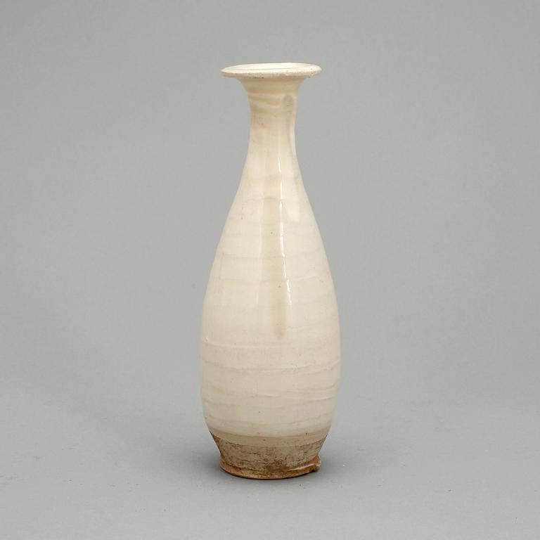 VAS, porslin, Kina, möjligen Tang dynastin (618-907).