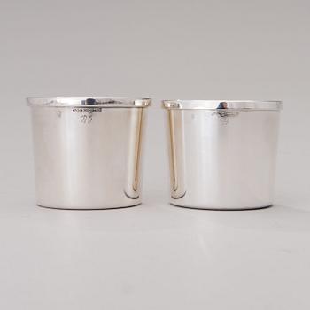 A pair of silver beakers, signed BG, Hopeakeskus Oy / Kultakeskus Oy, Hämeenlinna 1966 and 1979.