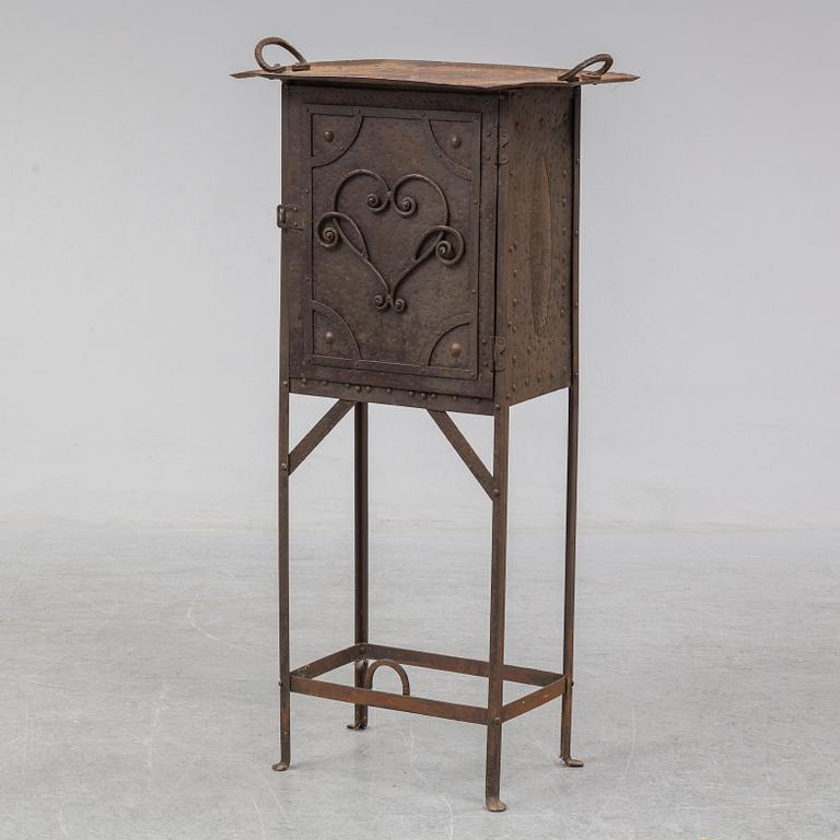 SKÅP, järnsmide, tidigt 1900-tal.