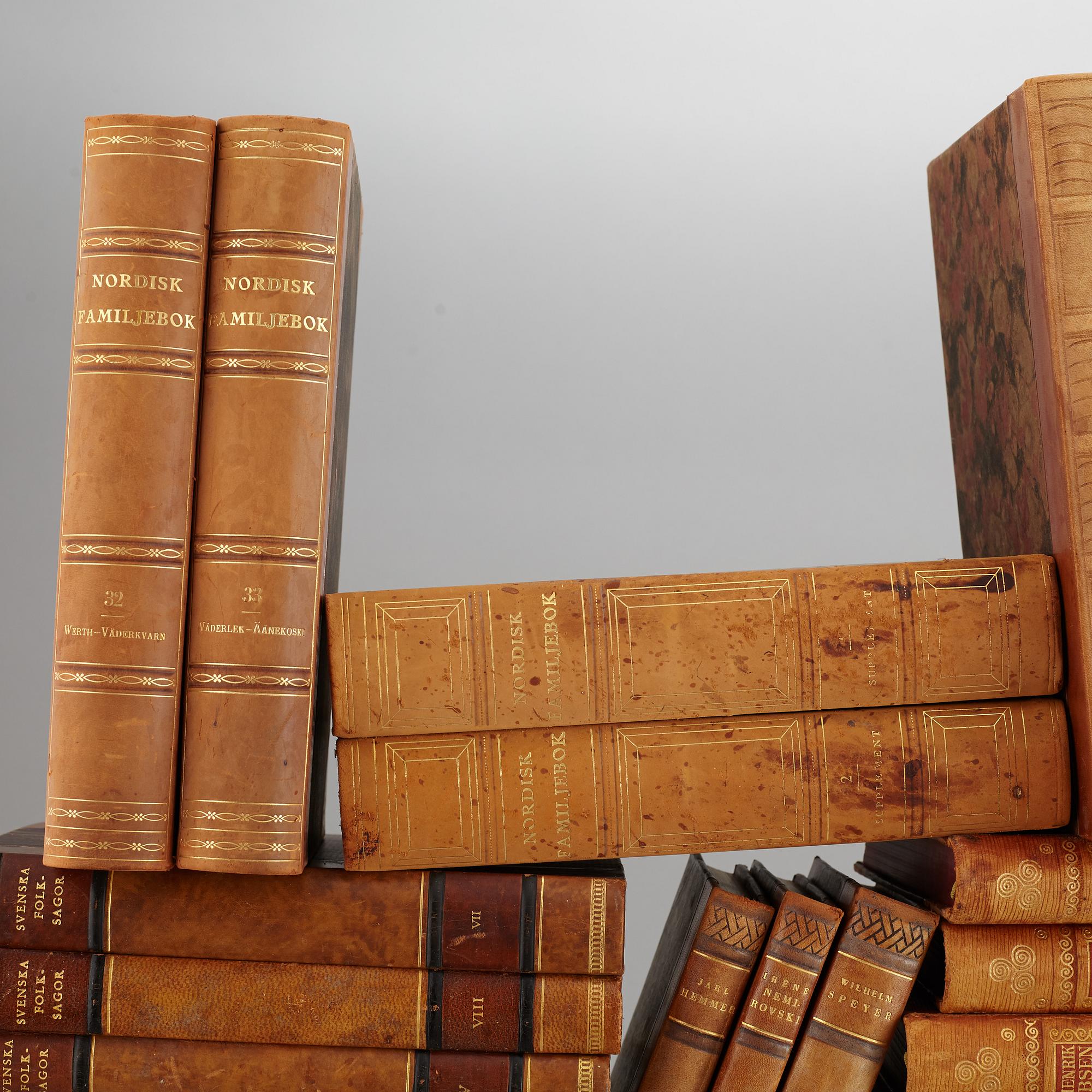 A set of 61 books, mixed volymes.