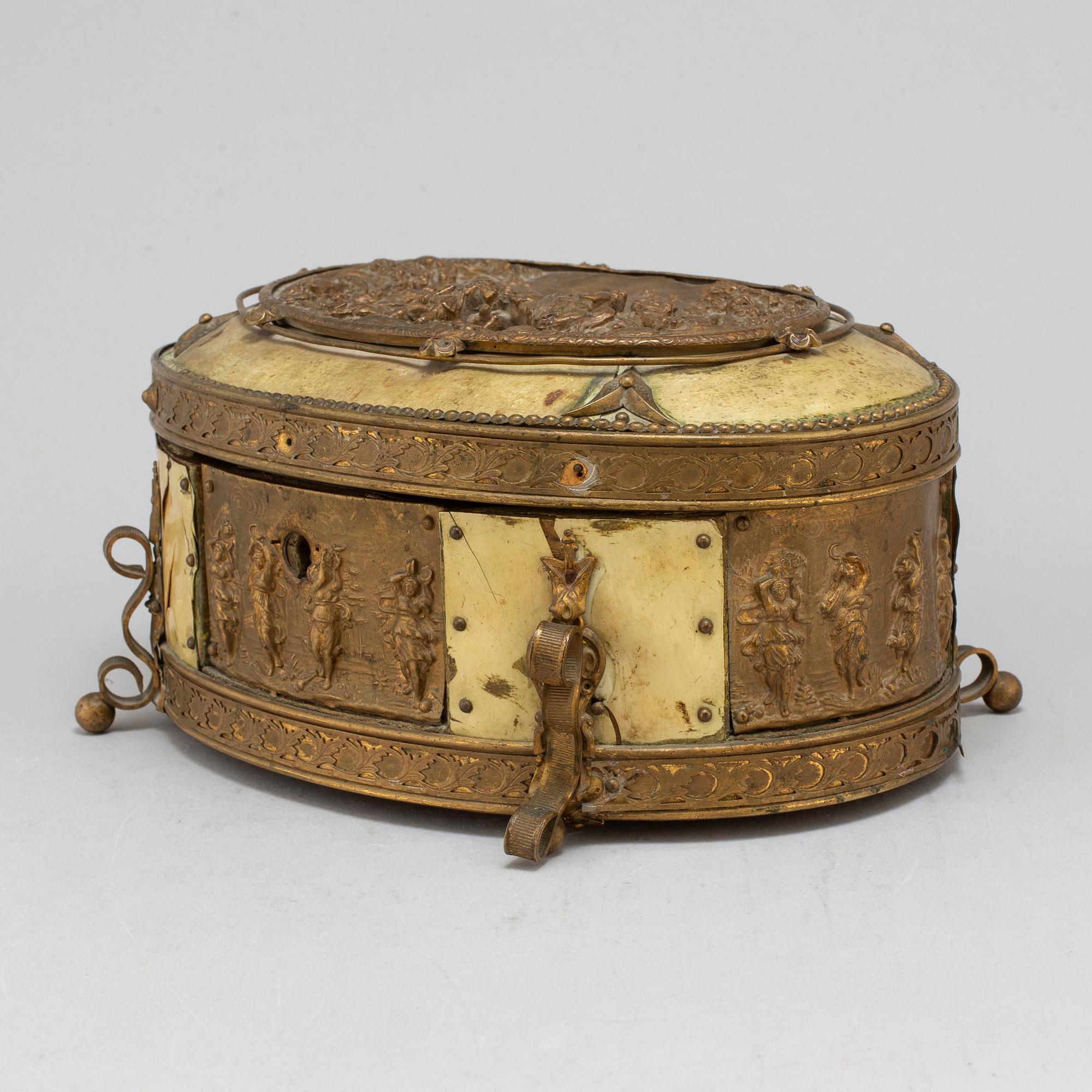 A Baroque style late 19th century box.