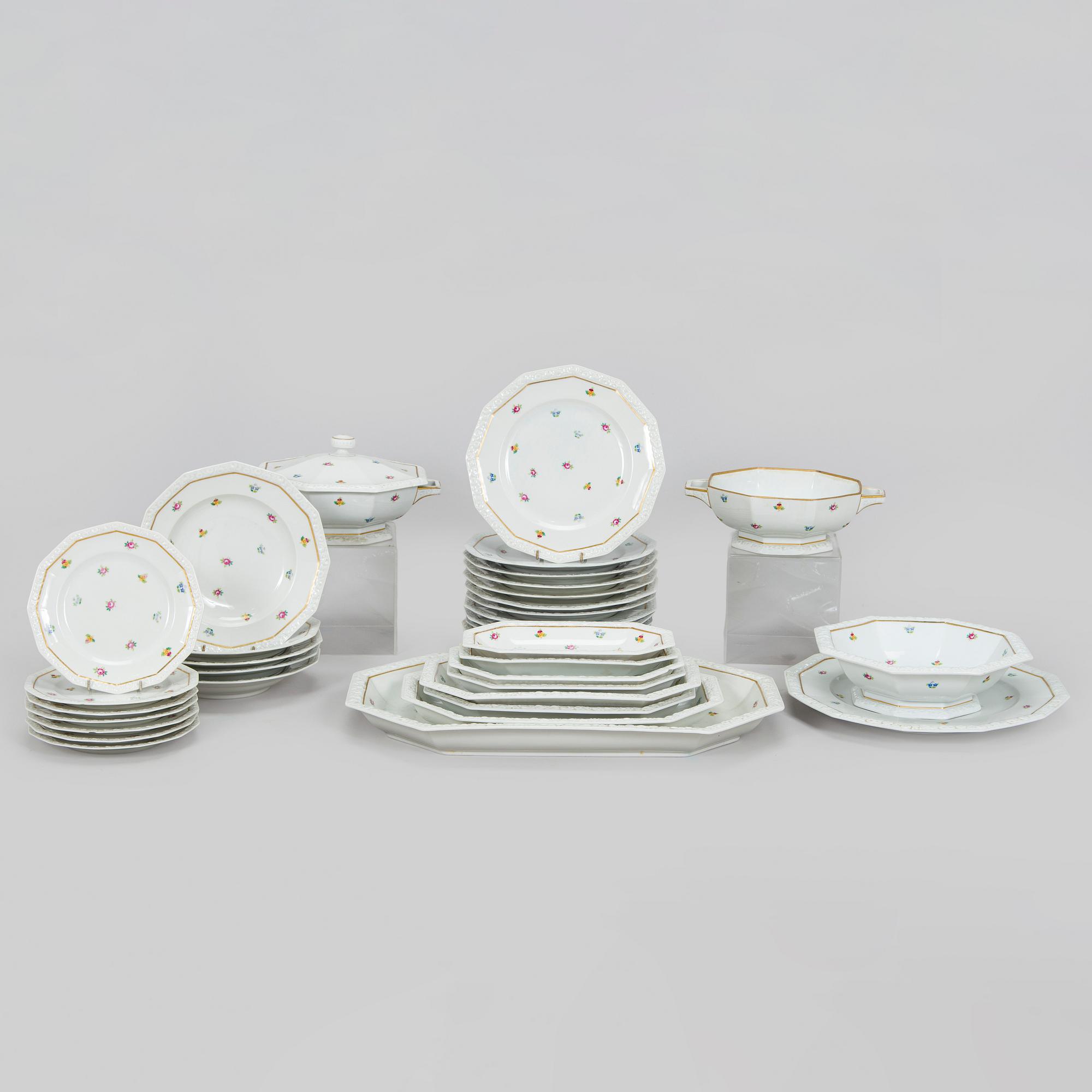 A 36-piece porcelain service 'MAria', Rosenthal Germany.