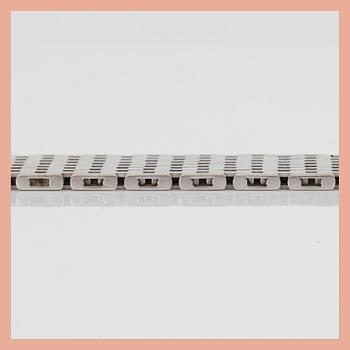 ARMBAND, 18K vitguld, Bröderna Hedens Guldateljé, Stockholm, 1976. Total vikt ca 56 g.