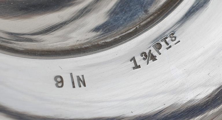 POKAL samt SKÅL, silver, Finland och USA, 1900-talets första hälft. Tot vikt ca 478g.