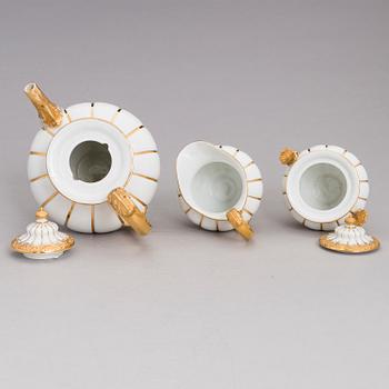 A 9-piece Meissen porcelain Tea set, Germany 20th century.