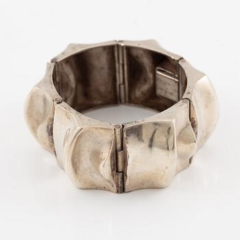 Matti Hyvärinen, armband, sterlingsilver, Sirokoru Oy 1973.