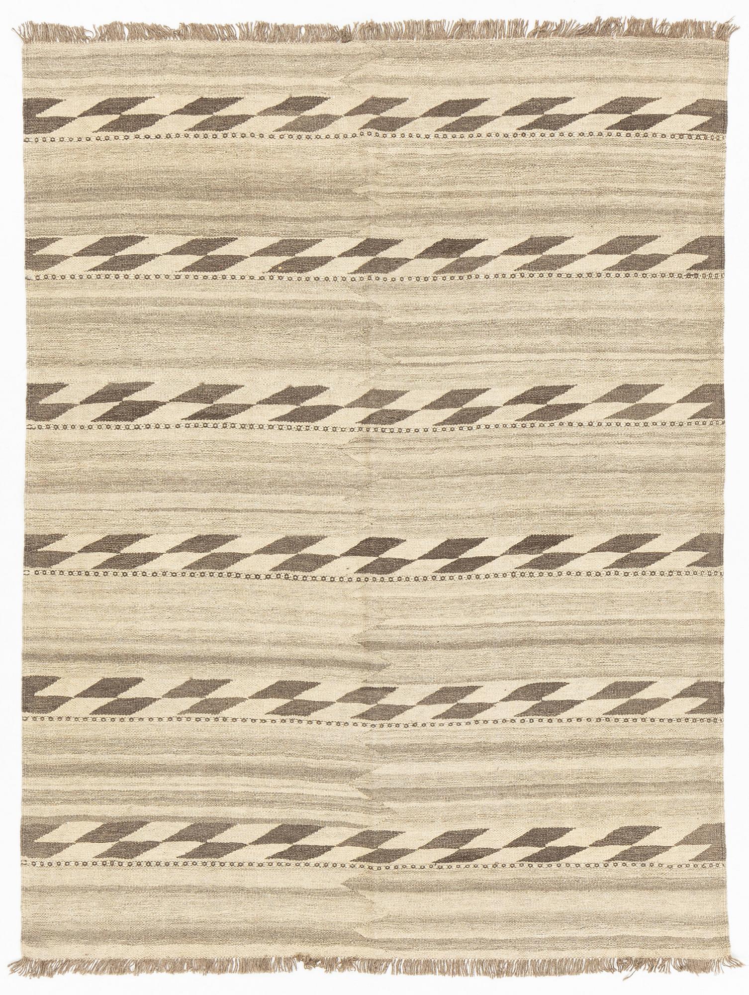 A persian kilim rug, ca 202 x 154 cm.