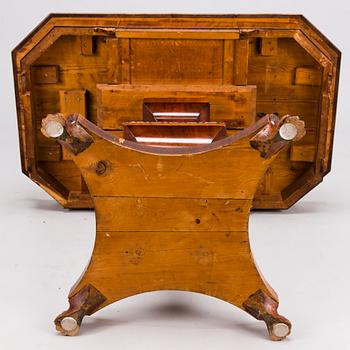 BORD, biedermeier, 1800-talet.