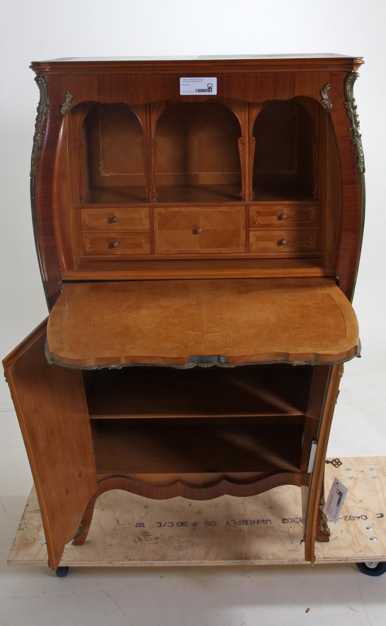 SEKRETÄR, rokokostil, mellaneuropa 1900-talets mitt.