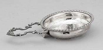TESIL, silver, delvis otydl stämplar, London, troligen 1760-tal. Vikt ca 100 gram.