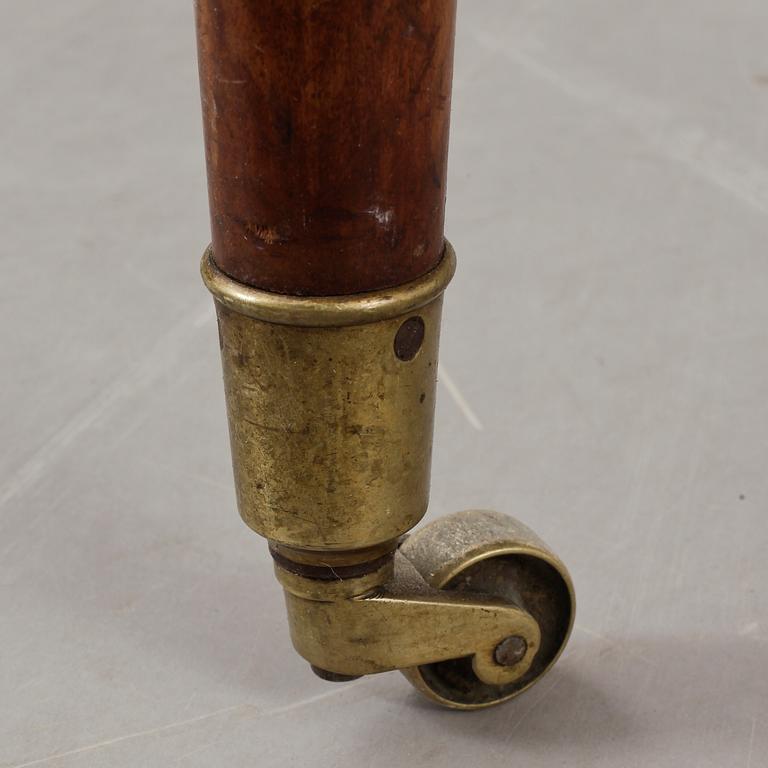 MATBORD, med 3 iläggsskivor, sengustavianskt, 1800-talets början.