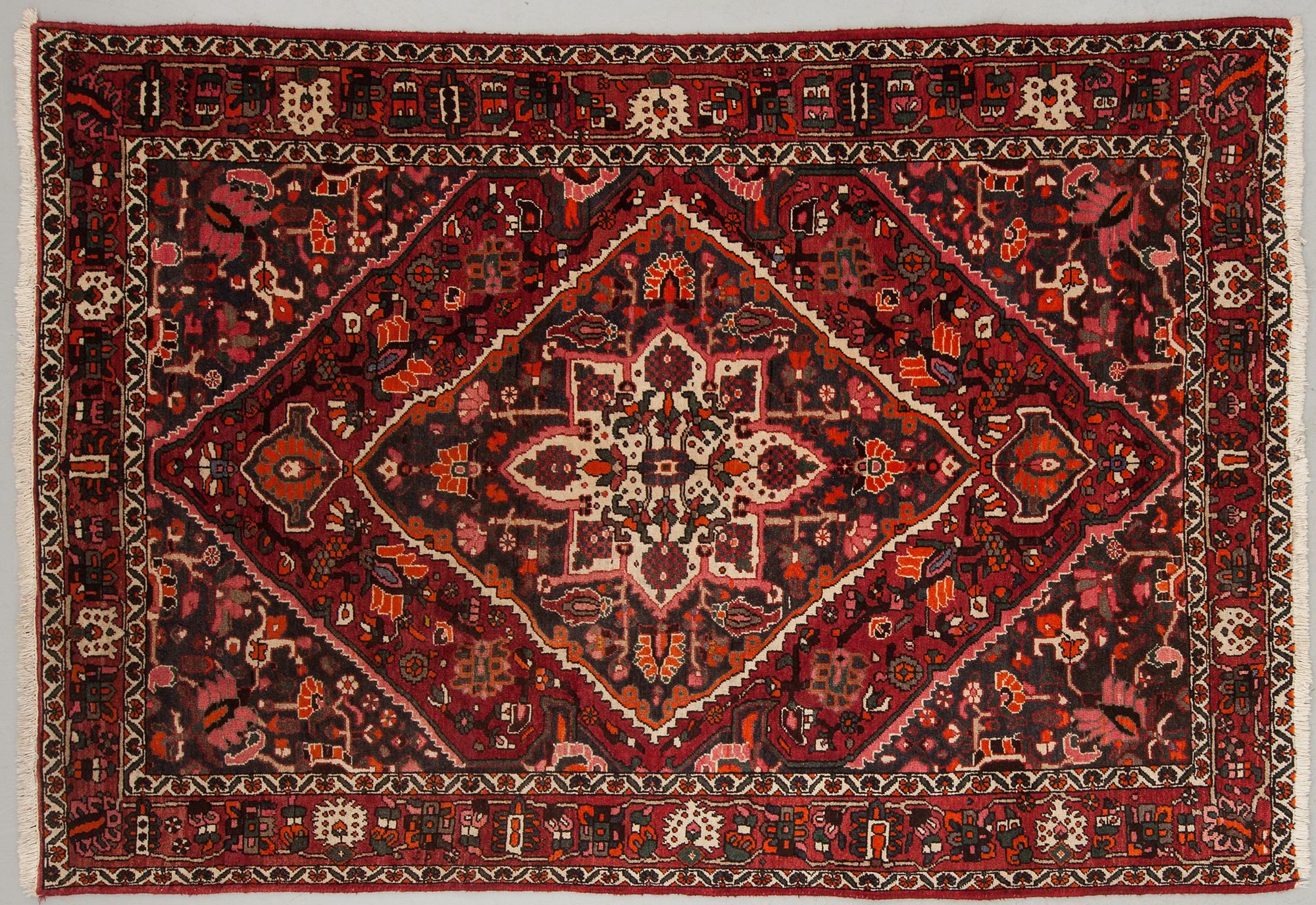 MATTA, Baktiari, 1900-talets slut, ca 300 x 204 cm.