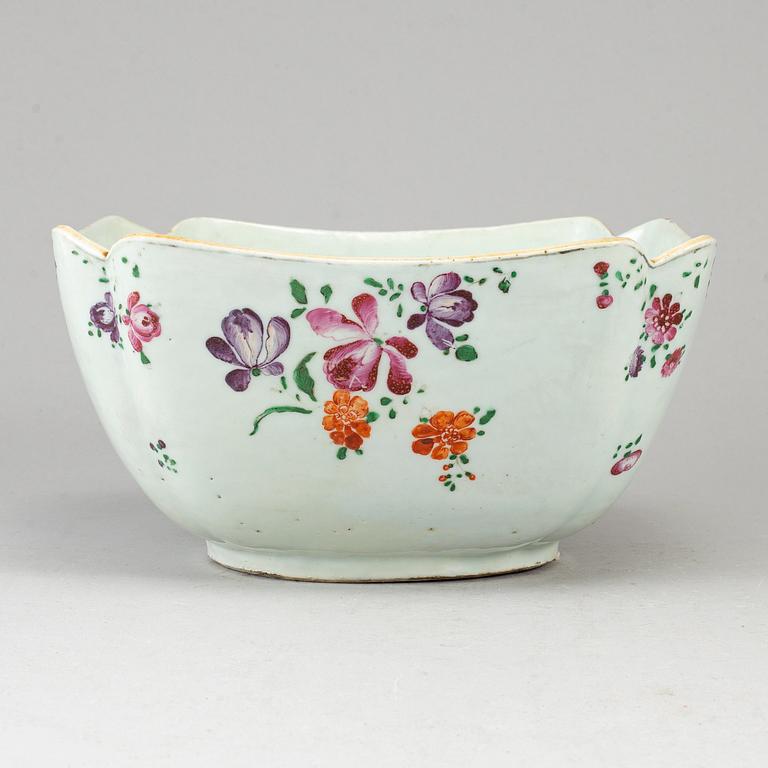 SKÅL, kompaniporslin. Qingdynastin, Qianlong (1736-95).