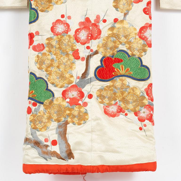 A Japanese silk wedding kimono, 20th century.