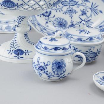 55 pieces of "Blue Onion/Zwiebelmunster" porcelain tableware, by Meissen, 20th century.