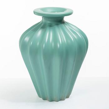 Ewald Dahlskog, A vase, Bo Fajans, 1940s.