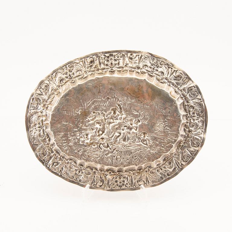 Presenterfat troligen Tyskland barockstil sent 1800-tal silver.