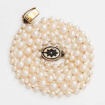 Helminauha, viljeltyjä helmiä.