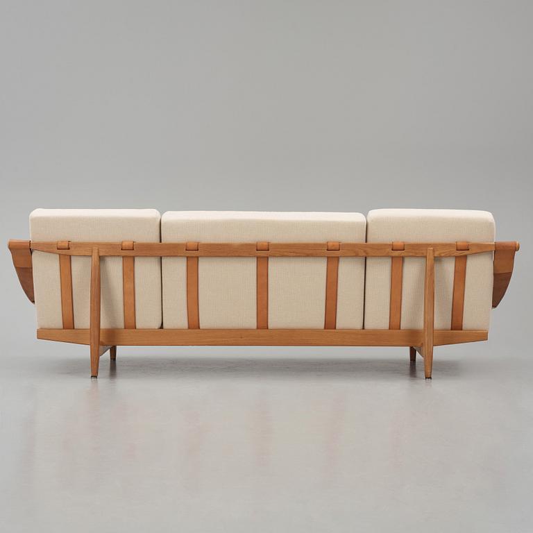 Svante Skogh, an oak sofa, AB Hjertquist & Co, Nässjö, Swedish Modern, 1950s.