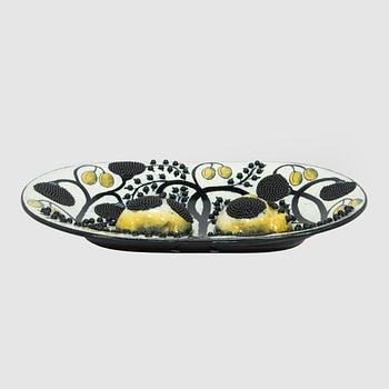 Birger Kaipiainen, a ceramic dish, signed Kaipiainen Arabia.