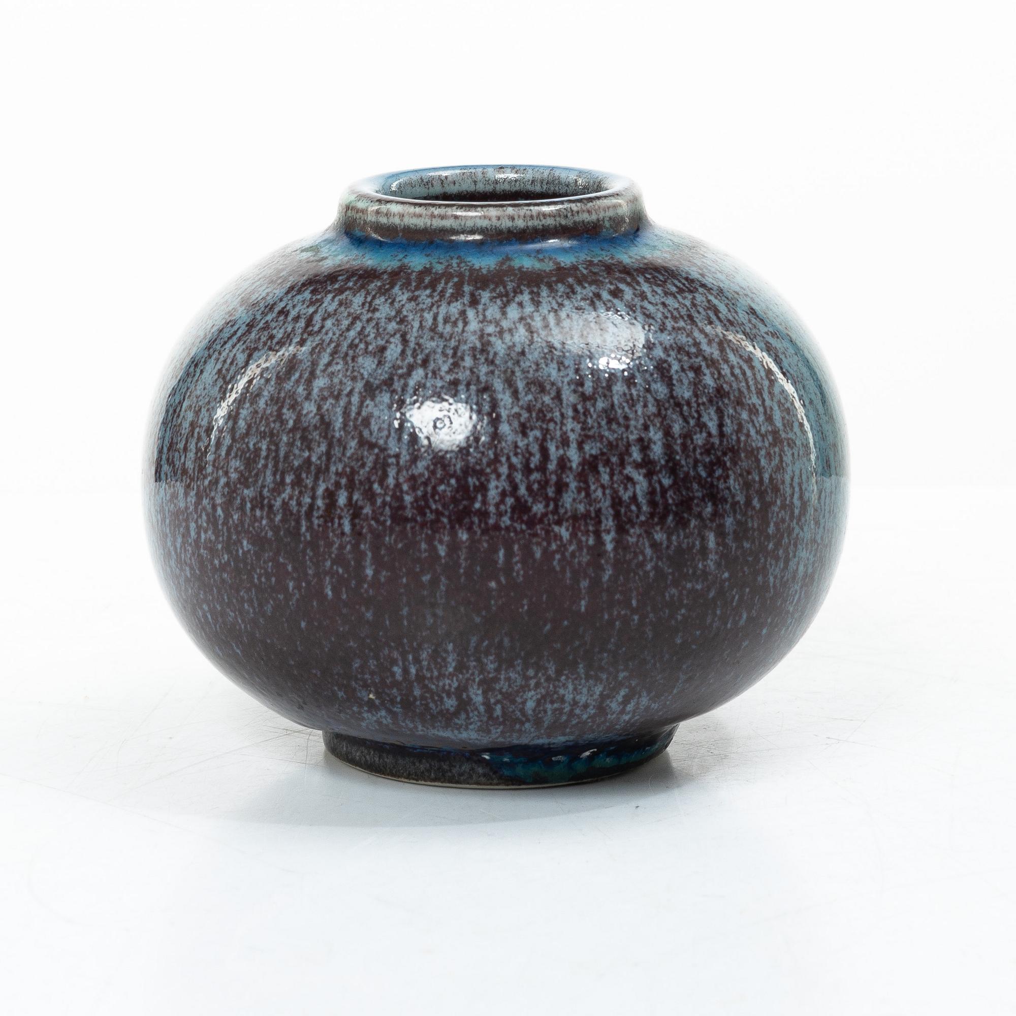 Sven Wejsfelt, a vase, Gustavsberg Studio, 1982.