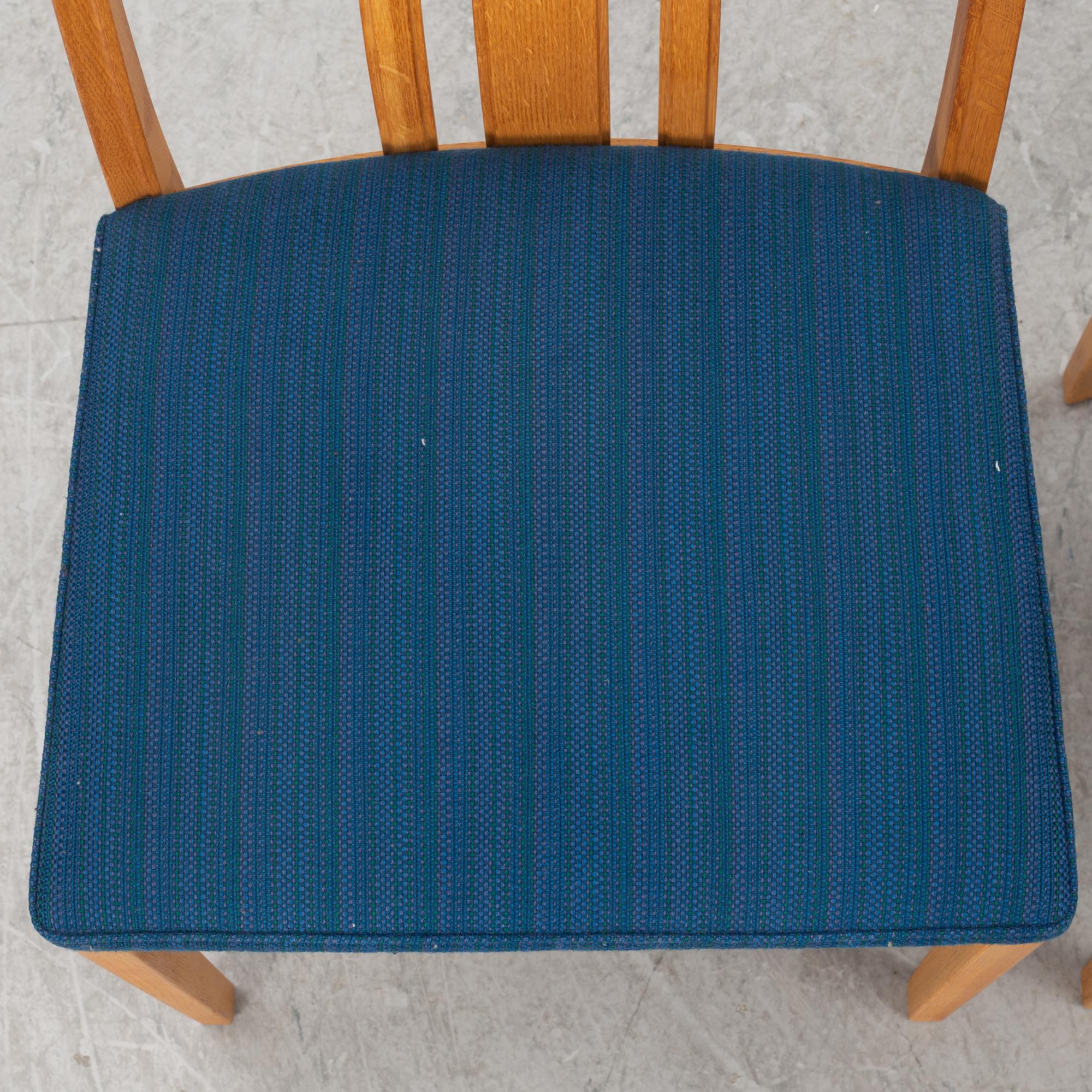 Bertil Fridhagen, ruokapöytä sekä tuoleja, 4 kpl, Bodafors, 1900-luvun toinen puolisko.