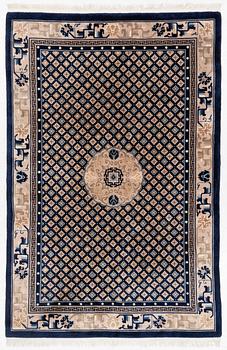 Carpet China, approx. 290 x 190 cm.
