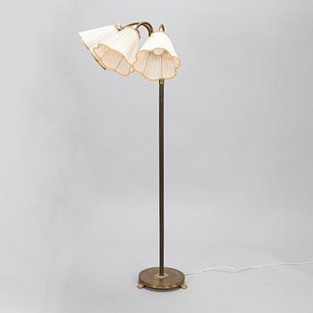 A mid-20th-century floor light.