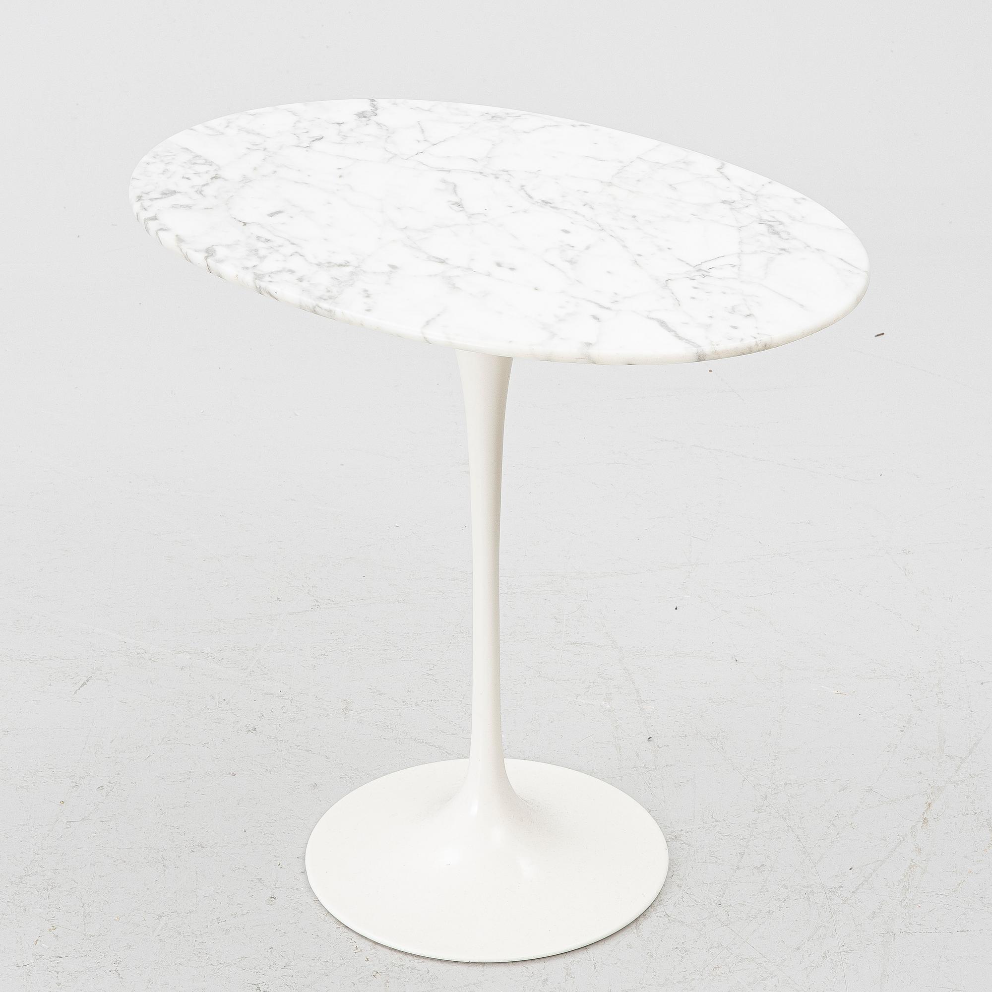 Eero Saarinen, Soffbord/sidobord, "Tulip", Knoll International.