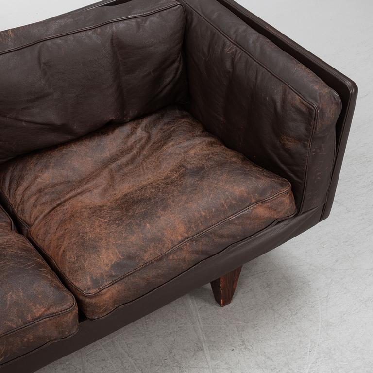 Illum Wikkelsö, sofa, VII for Holger Christiansen, Denmark, 1960s.