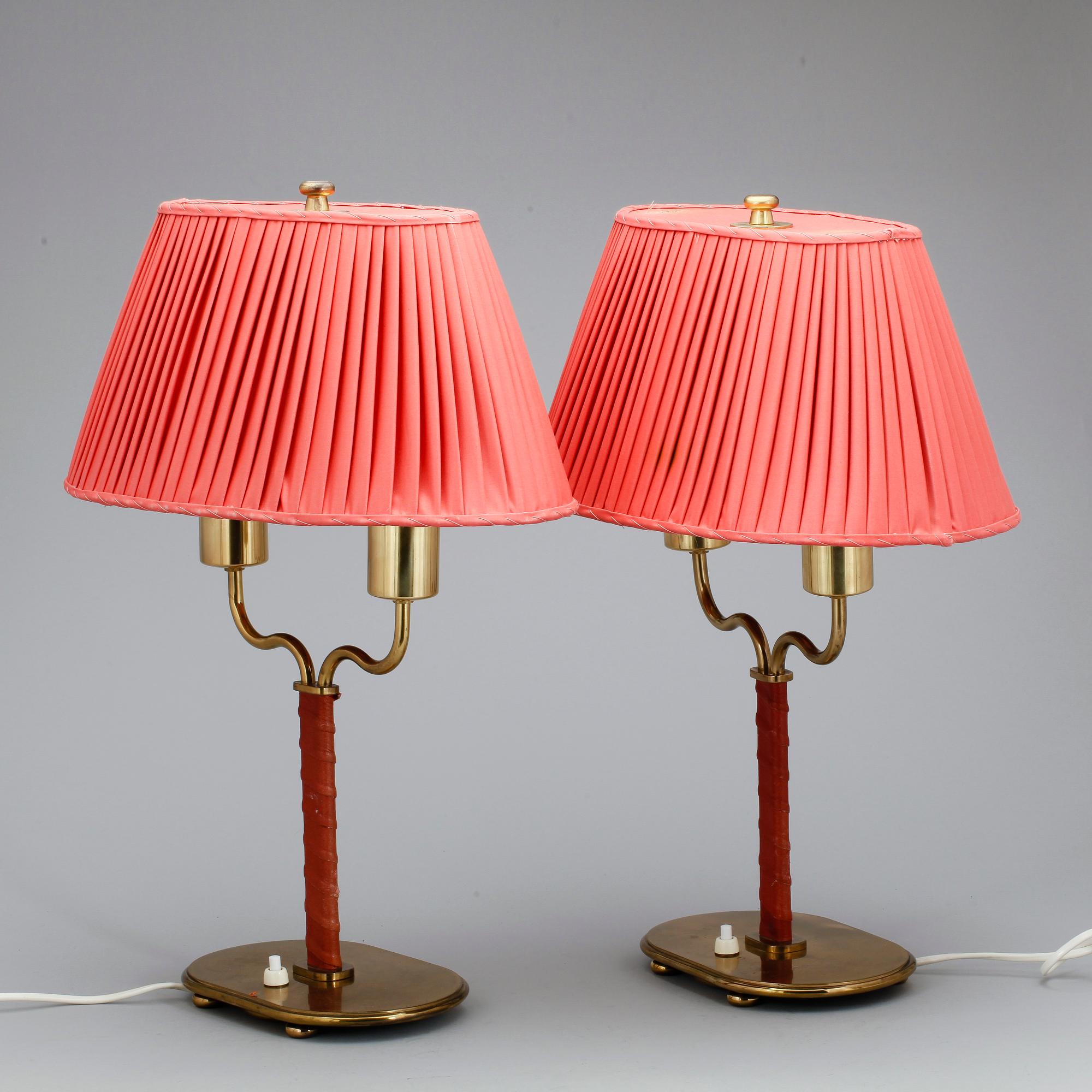 BORDSLAMPOR, ett par, modell 2388, Josef Frank, Firma Svenskt Tenn.