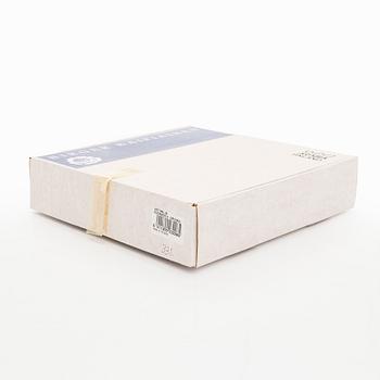 Birger Kaipiainen, fat, porslin, "Elegance/4", numrerad 331. Pro Arte, Arabia.