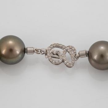 A Tahitian cultured pearl necklace.