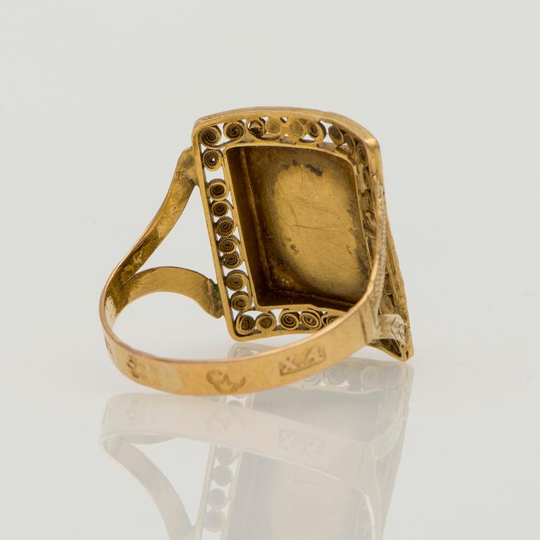 RING, miniatyrbild, filigranarbete, 14K guld. Sverige 1854.