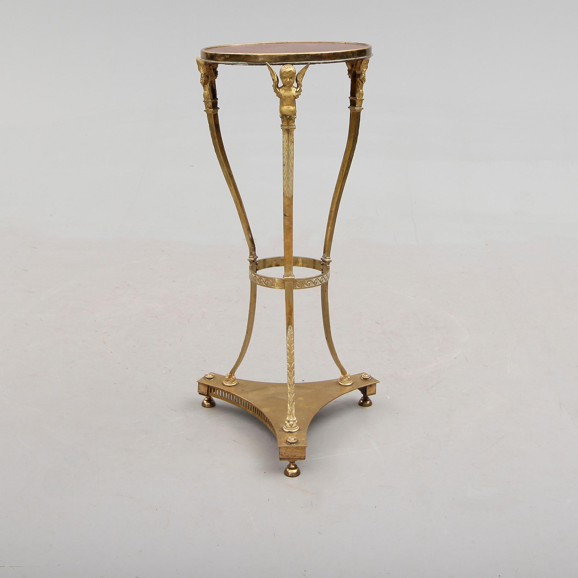 BORD, Frankrike, 1800-talets andra hälft.