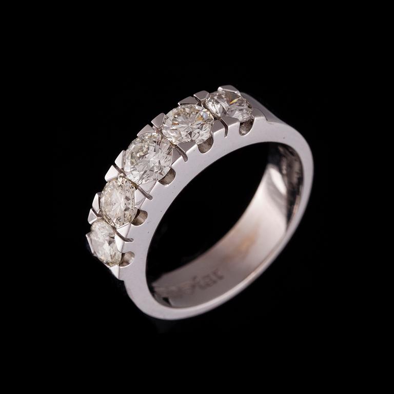 ALLIANSRING, vitguld, RING, 18K vitguld, diamanter. Vikt ca 6,2 g. Intyg.