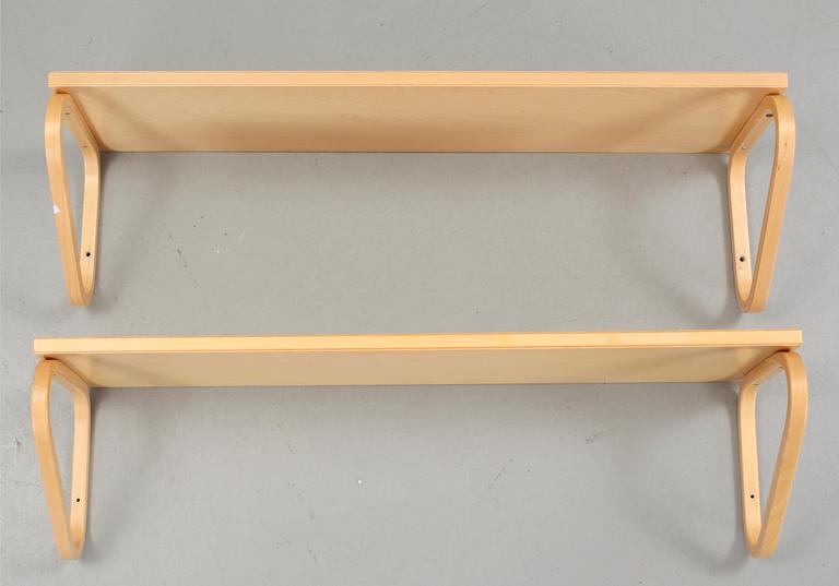 HYLLOR, ett par, Alvar Aalto. Artek.