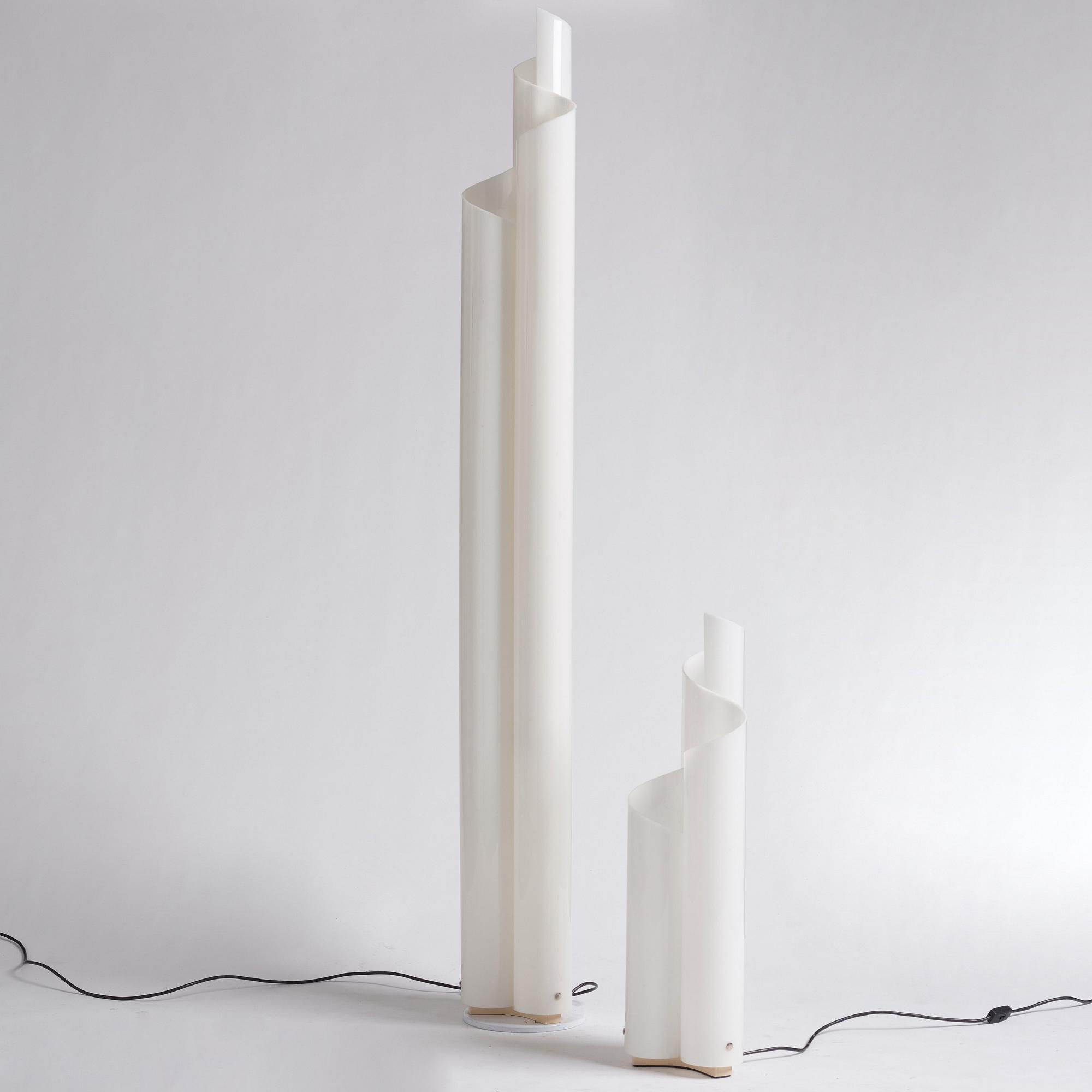 Vico Magistretti, golvlampor 2 stycken ”Chimera” och "Mezza Chimera", Artemide, Italien.