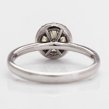 Ring, 14K vitguld, diamanter totalt ca 0.72 ct.