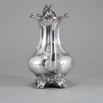 KAFFEKANNA, silver, nyrokoko, Henrik Brandt, Stockholm, 1865, vikt 640 g.