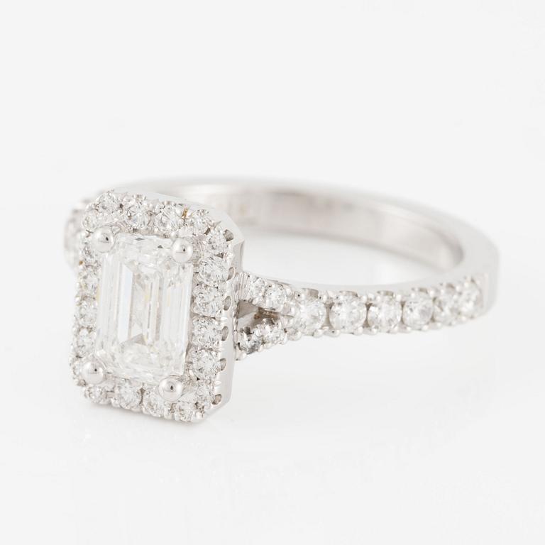 Ring, 18K vitguld med smaragdslipad diamant och briljantslipade diamanter, Sweet Rocks. Medföljande GIA dossier.