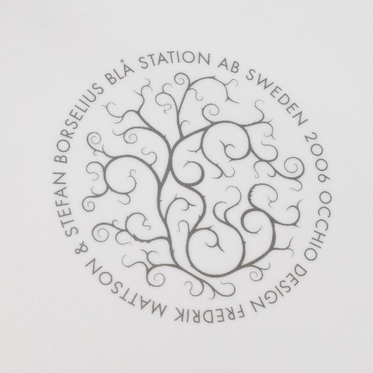 Fredrik Mattson, & Stefan Borselius, stolar, 4 st."Sting", samt bord "Occhio" Blå Station, 2000-tal.