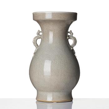 Vas, ge-glasyr. Qingdynastin, 1800-tal.