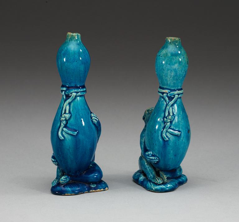 Two turquoise-glazed water sprinkler/vases, Qing dynasty, Kangxi (1662-1722).